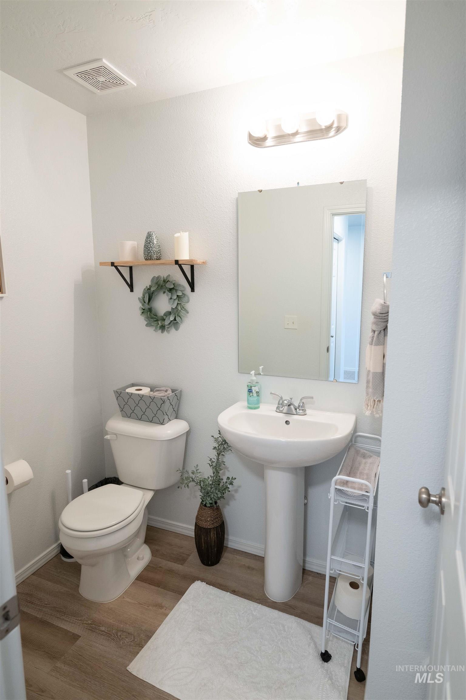 1660 SW Levant Way, Mountain Home, Idaho 83647, 4 Bedrooms, 2.5 Bathrooms, Residential For Sale, Price $460,000,MLS 98978863