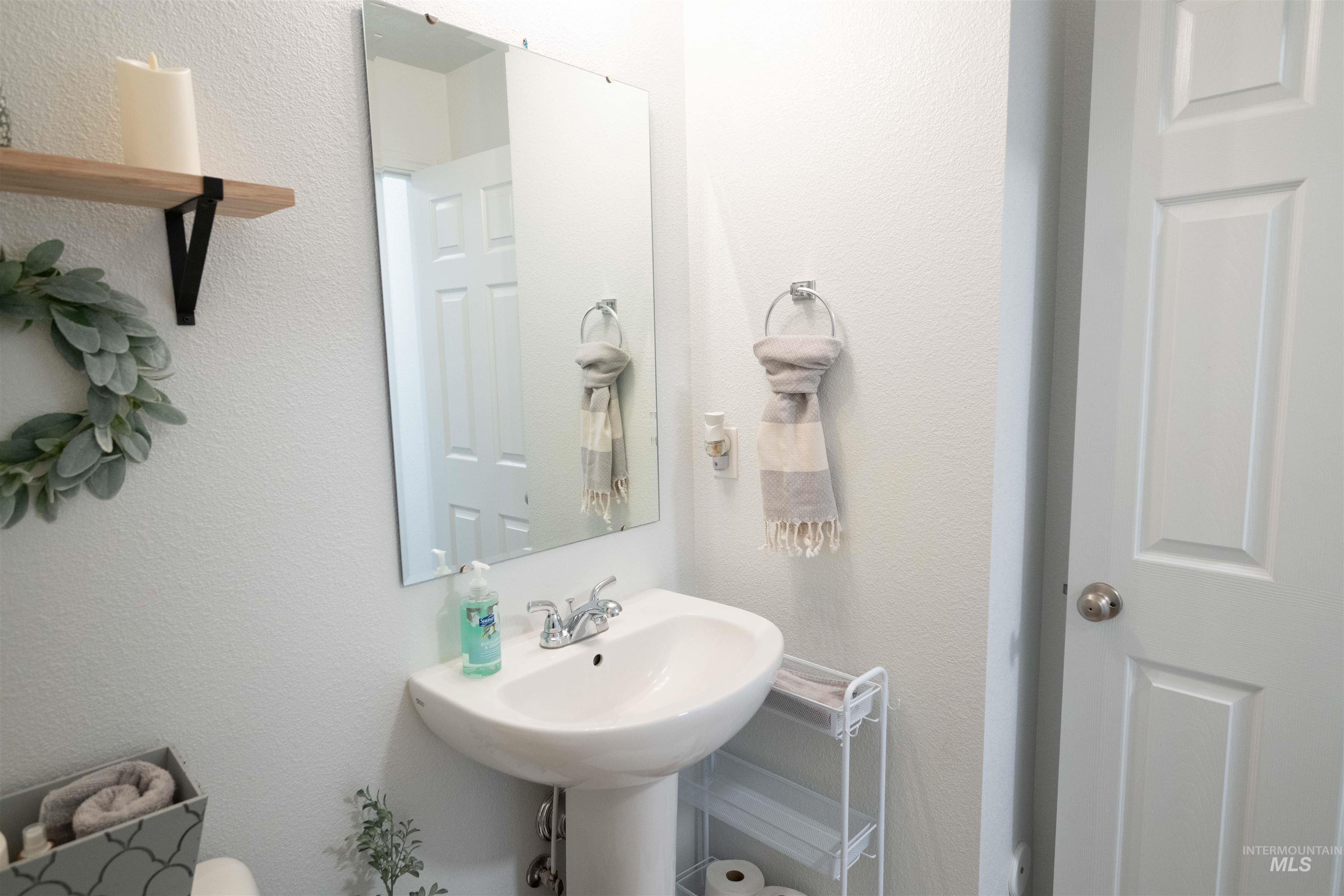 1660 SW Levant Way, Mountain Home, Idaho 83647, 4 Bedrooms, 2.5 Bathrooms, Residential For Sale, Price $460,000,MLS 98978863