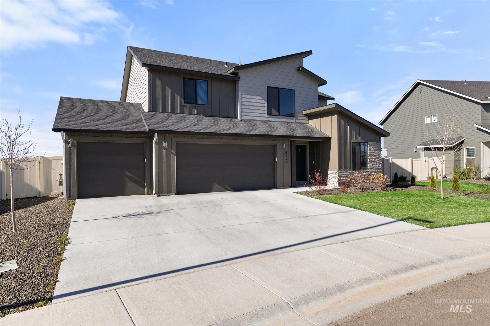 6855 S Dedication Way, Meridian, Idaho 83642, 4 Bedrooms, 2.5 Bathrooms, Residential For Sale, Price $479,997,MLS 98978864