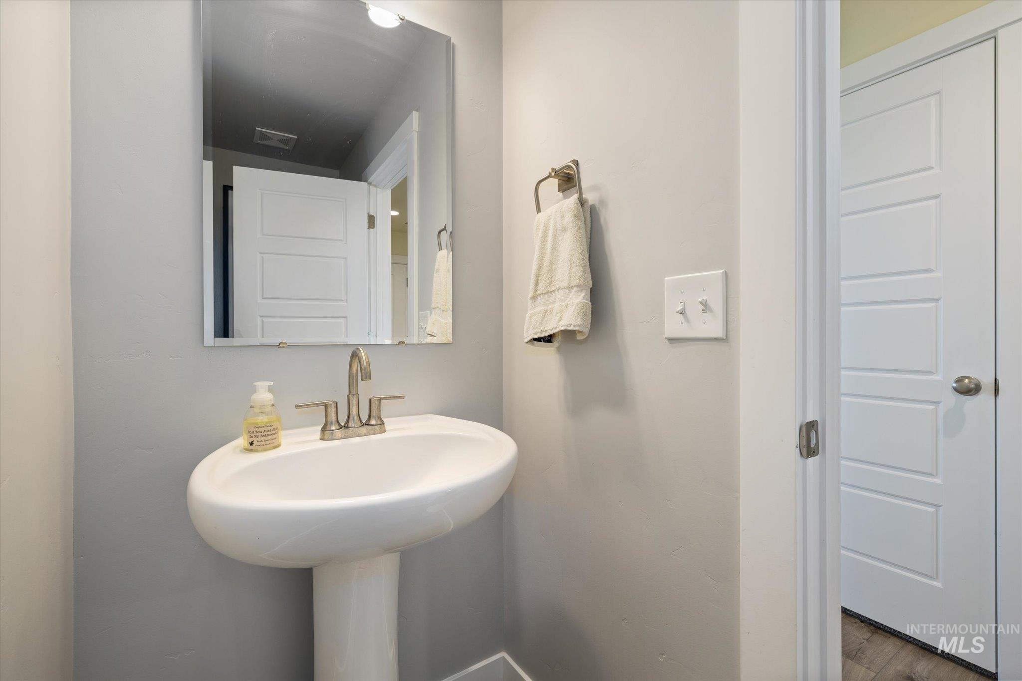 6855 S Dedication Way, Meridian, Idaho 83642, 4 Bedrooms, 2.5 Bathrooms, Residential For Sale, Price $479,997,MLS 98978864