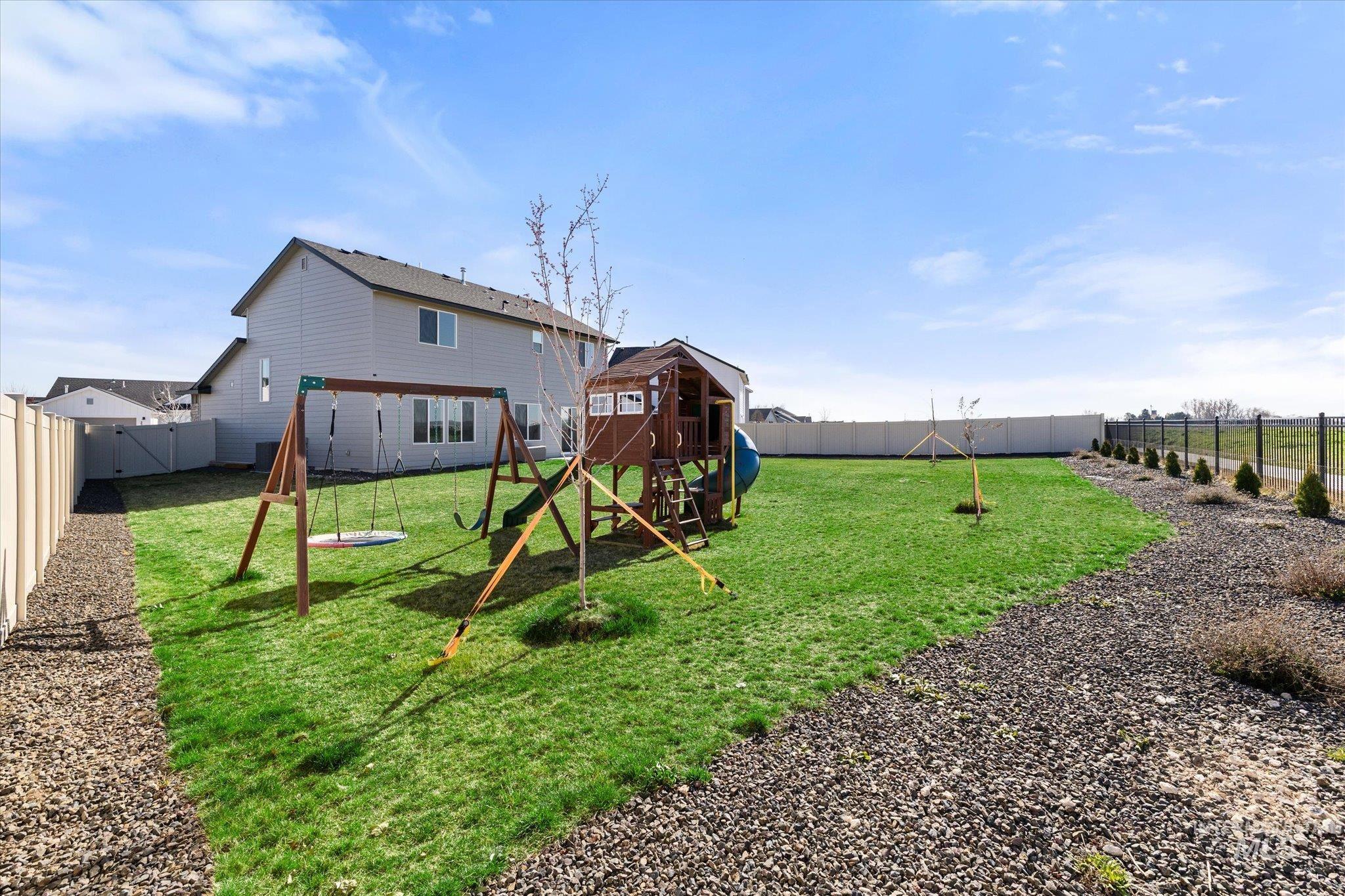 6855 S Dedication Way, Meridian, Idaho 83642, 4 Bedrooms, 2.5 Bathrooms, Residential For Sale, Price $479,997,MLS 98978864