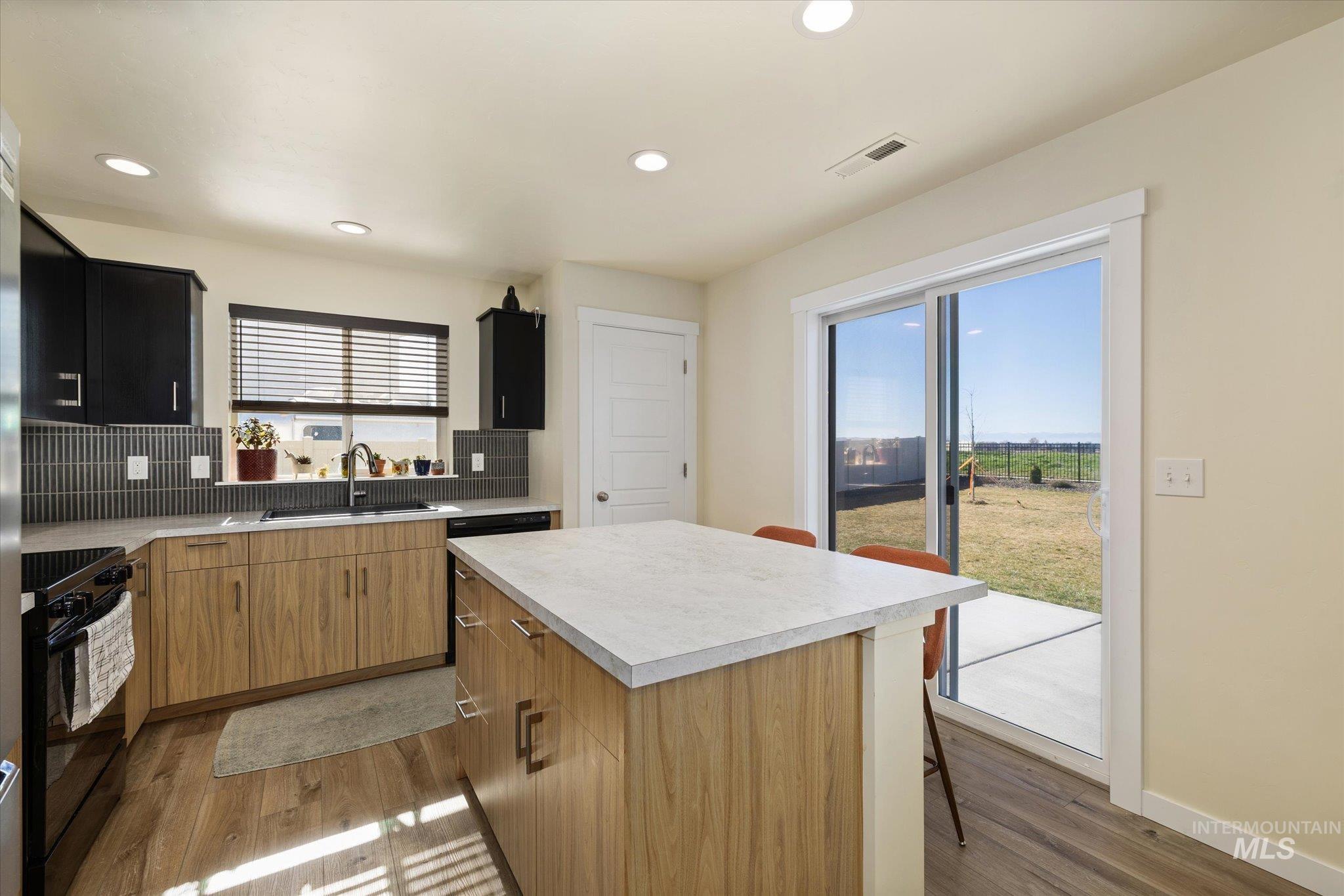 6855 S Dedication Way, Meridian, Idaho 83642, 4 Bedrooms, 2.5 Bathrooms, Residential For Sale, Price $479,997,MLS 98978864