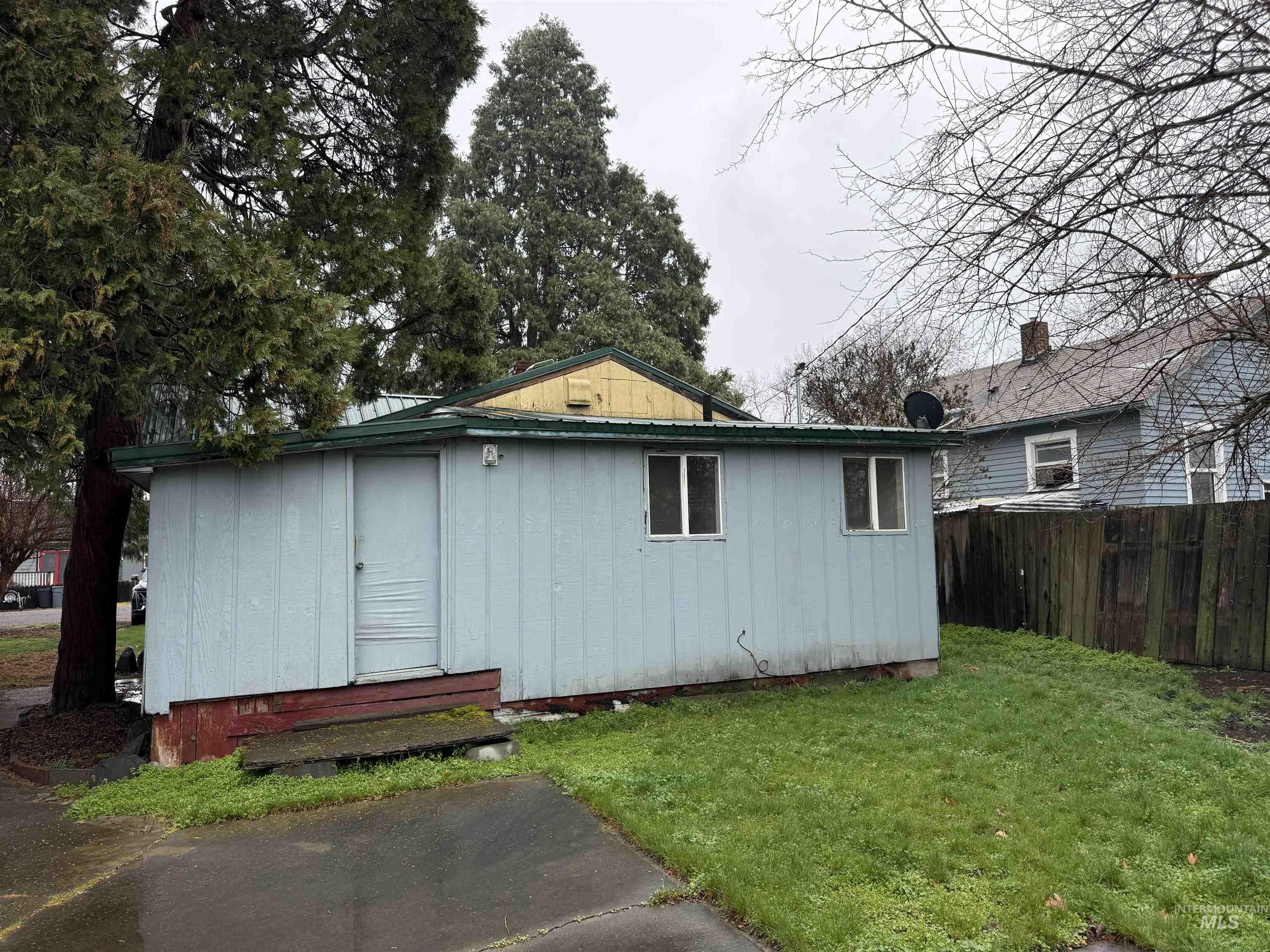 838 11th St., Clarkston, Washington 99403, 2 Bedrooms, 2 Bathrooms, Residential For Sale, Price $145,000,MLS 98978866