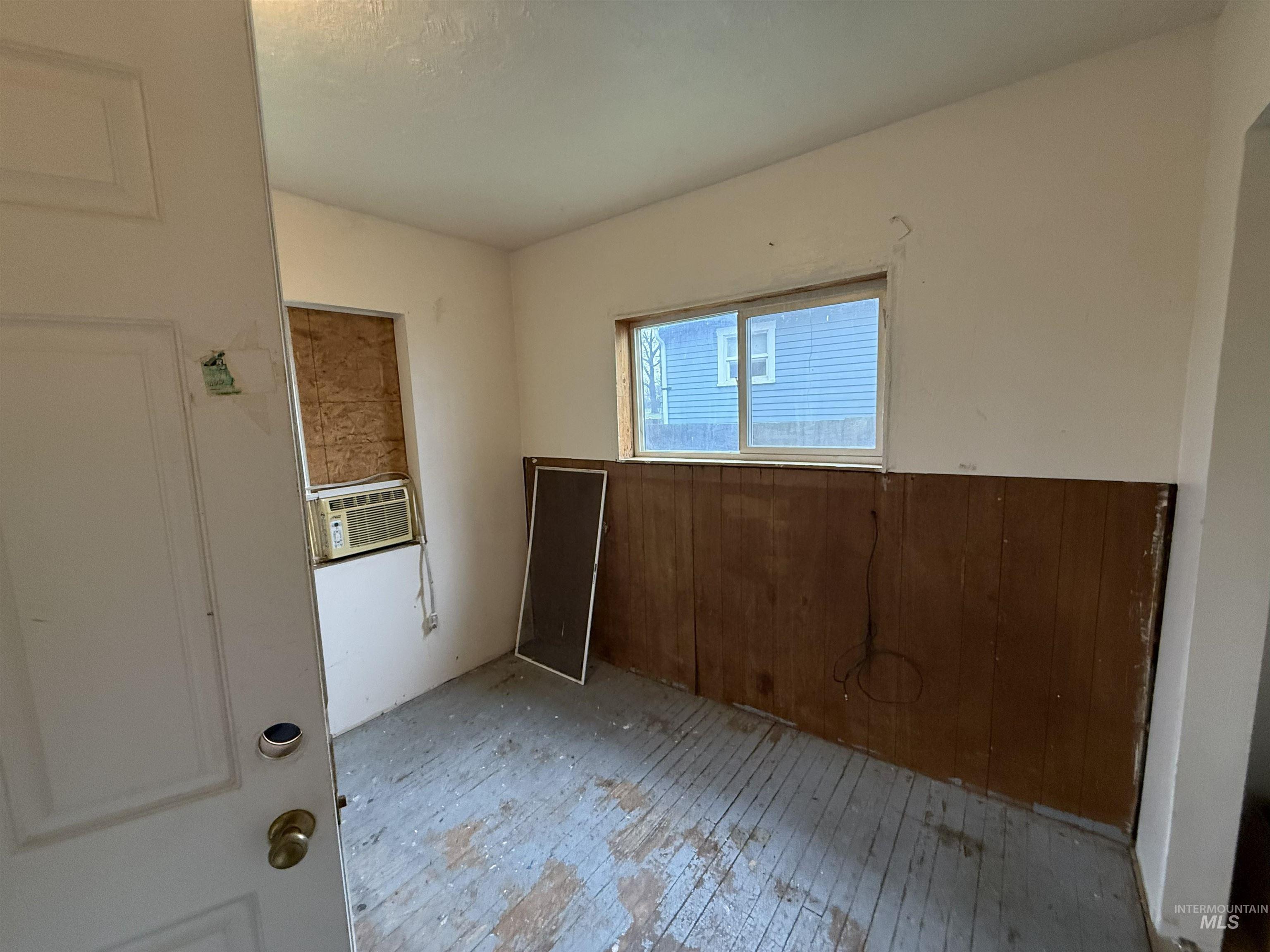 838 11th St., Clarkston, Washington 99403, 2 Bedrooms, 2 Bathrooms, Residential For Sale, Price $145,000,MLS 98978866