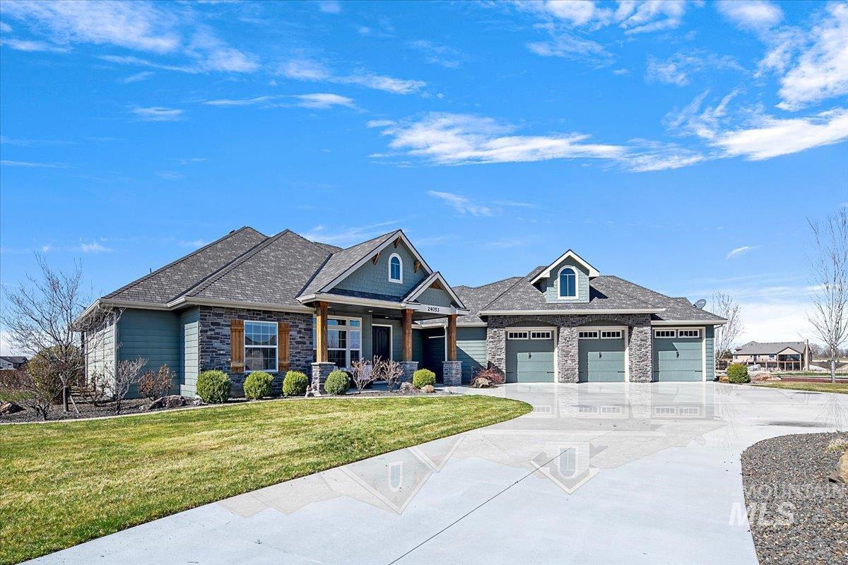 24053 Pheasant Ridge Ct., Middleton, Idaho 83644, 3 Bedrooms, 2.5 Bathrooms, Residential For Sale, Price $1,275,000,MLS 98978868