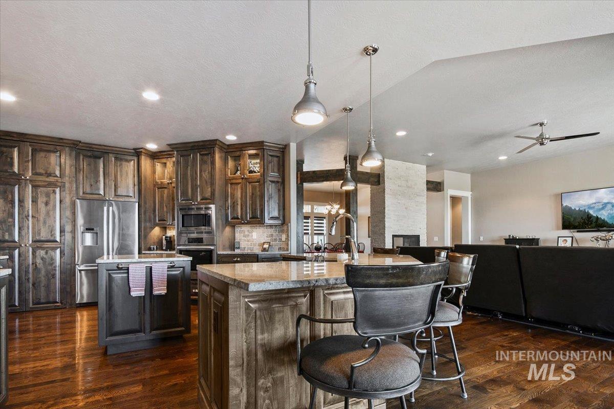 24053 Pheasant Ridge Ct., Middleton, Idaho 83644, 3 Bedrooms, 2.5 Bathrooms, Residential For Sale, Price $1,275,000,MLS 98978868