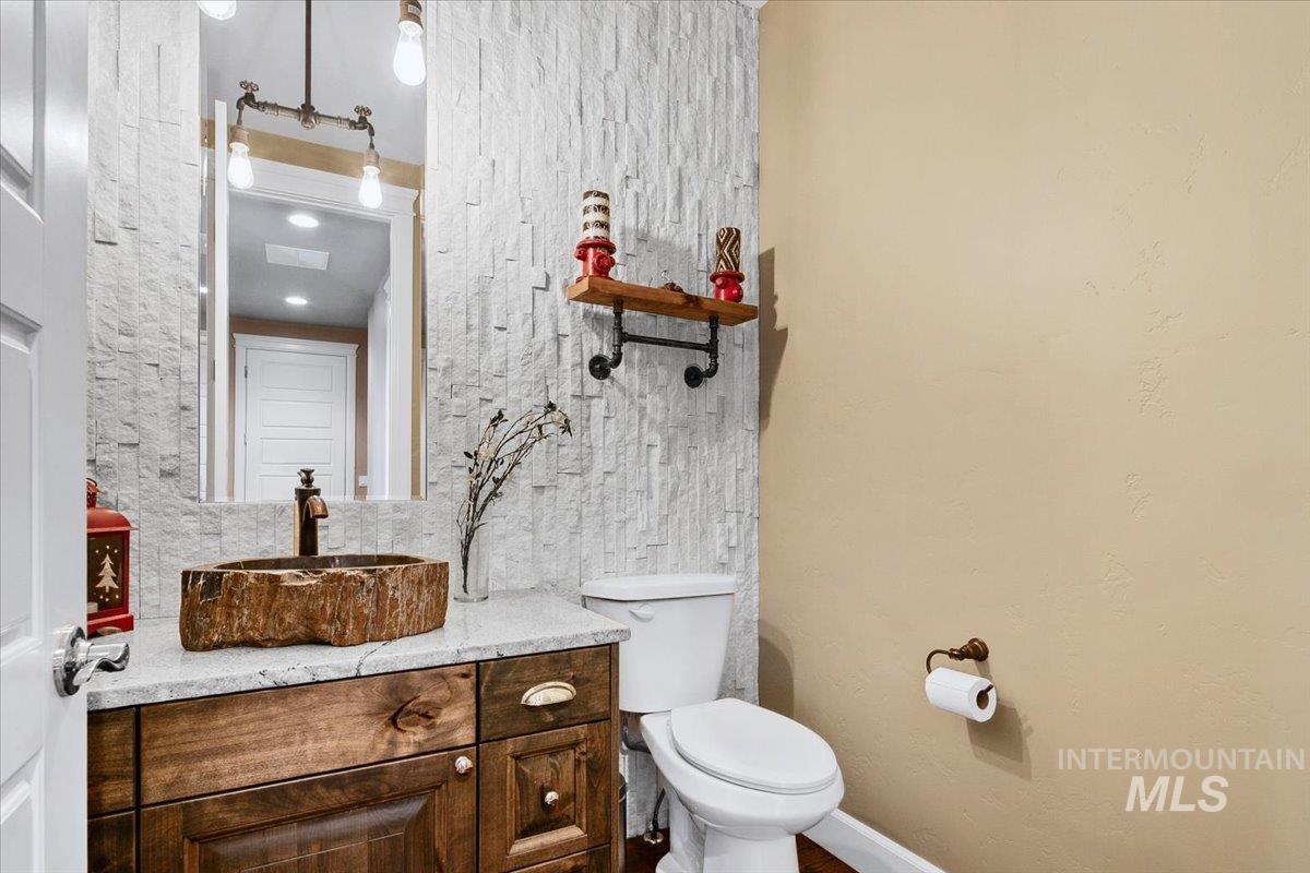 24053 Pheasant Ridge Ct., Middleton, Idaho 83644, 3 Bedrooms, 2.5 Bathrooms, Residential For Sale, Price $1,275,000, 98978868