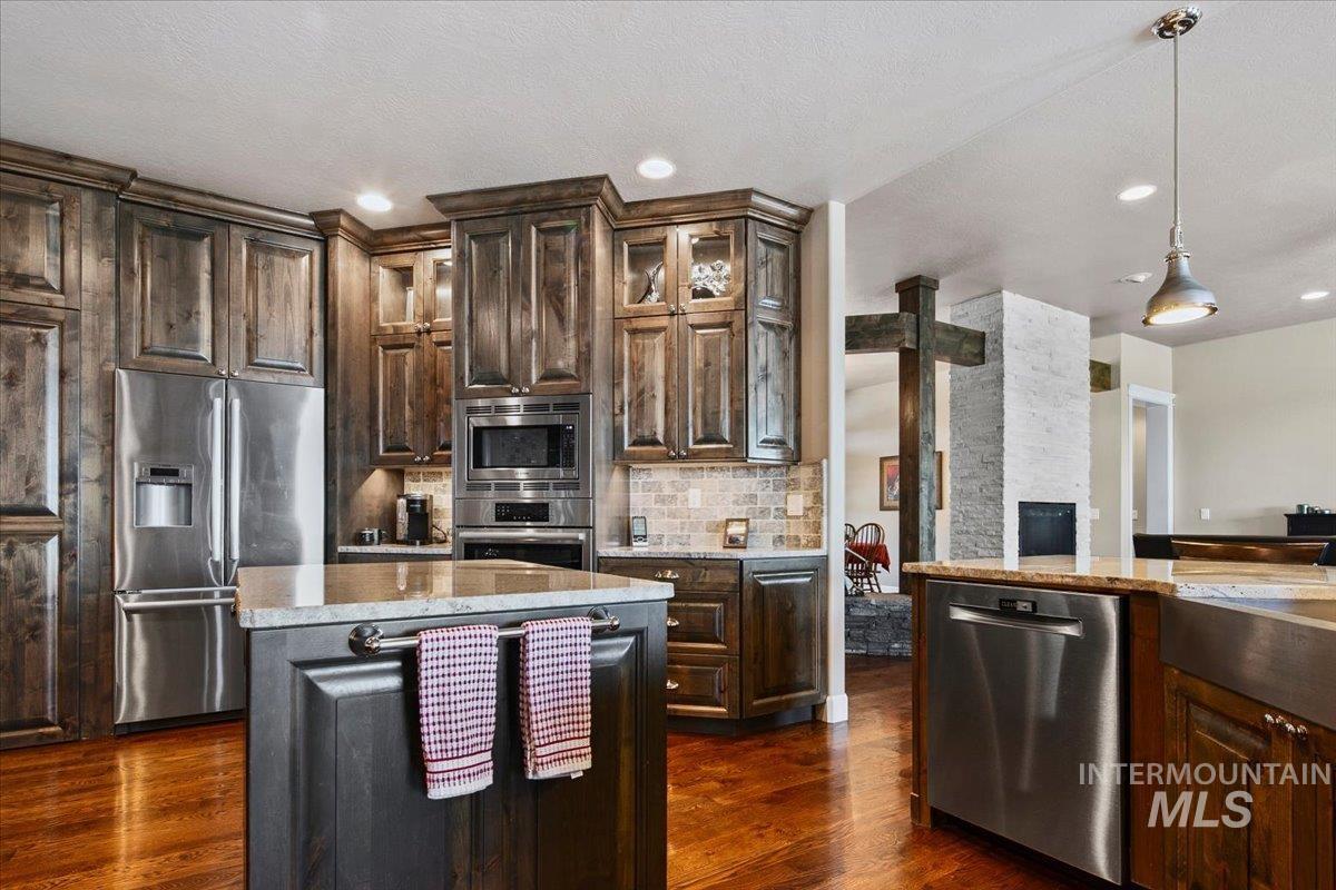 24053 Pheasant Ridge Ct., Middleton, Idaho 83644, 3 Bedrooms, 2.5 Bathrooms, Residential For Sale, Price $1,275,000, 98978868