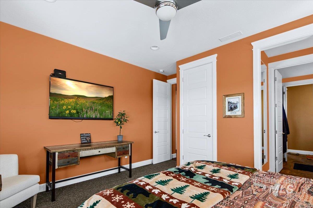 24053 Pheasant Ridge Ct., Middleton, Idaho 83644, 3 Bedrooms, 2.5 Bathrooms, Residential For Sale, Price $1,275,000,MLS 98978868