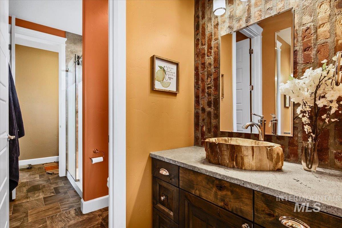 24053 Pheasant Ridge Ct., Middleton, Idaho 83644, 3 Bedrooms, 2.5 Bathrooms, Residential For Sale, Price $1,275,000,MLS 98978868