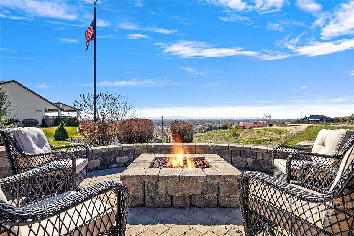 24053 Pheasant Ridge Ct., Middleton, Idaho 83644, 3 Bedrooms, 2.5 Bathrooms, Residential For Sale, Price $1,275,000,MLS 98978868