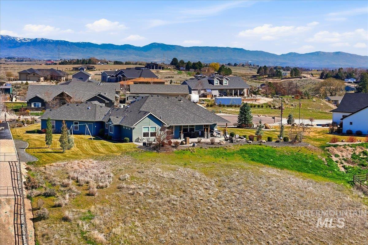 24053 Pheasant Ridge Ct., Middleton, Idaho 83644, 3 Bedrooms, 2.5 Bathrooms, Residential For Sale, Price $1,275,000,MLS 98978868