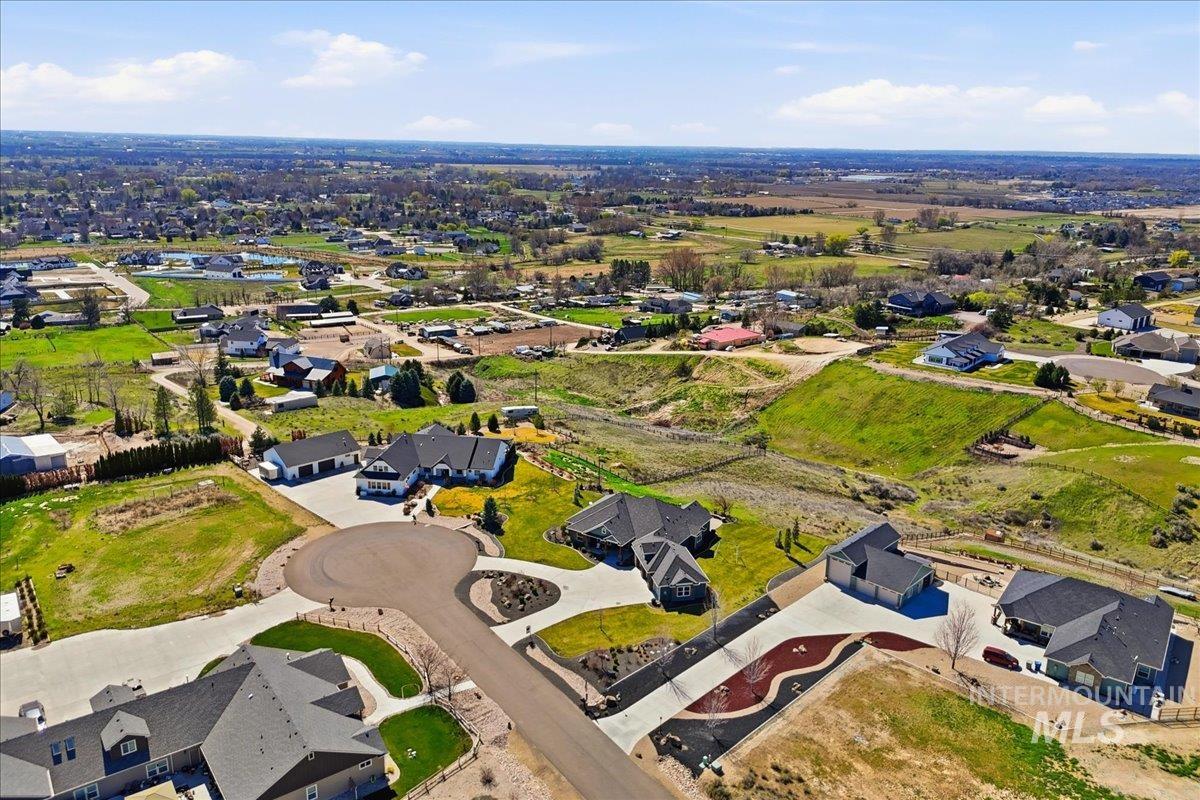 24053 Pheasant Ridge Ct., Middleton, Idaho 83644, 3 Bedrooms, 2.5 Bathrooms, Residential For Sale, Price $1,275,000,MLS 98978868