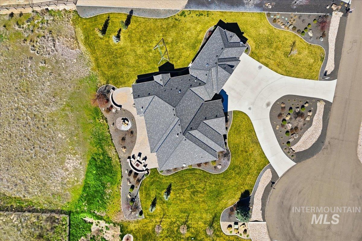24053 Pheasant Ridge Ct., Middleton, Idaho 83644, 3 Bedrooms, 2.5 Bathrooms, Residential For Sale, Price $1,275,000,MLS 98978868