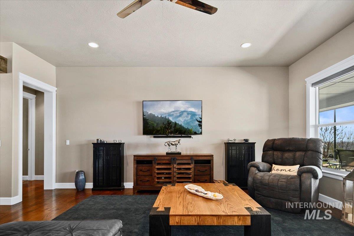 24053 Pheasant Ridge Ct., Middleton, Idaho 83644, 3 Bedrooms, 2.5 Bathrooms, Residential For Sale, Price $1,275,000, 98978868