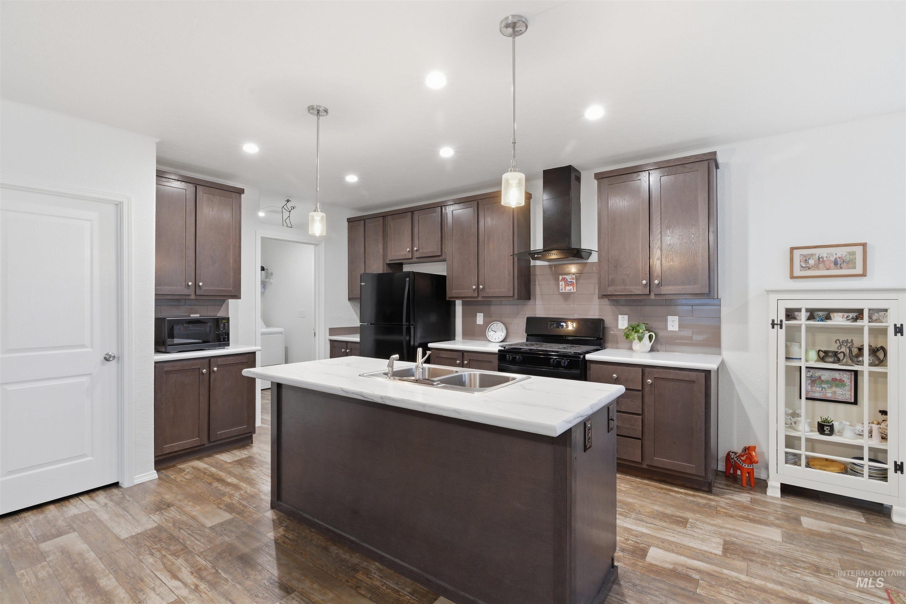 411 N Almon, Moscow, Idaho 83843, 4 Bedrooms, 2 Bathrooms, Residential For Sale, Price $179,000,MLS 98978869