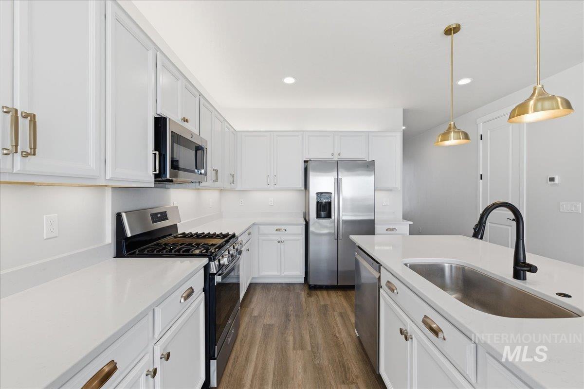 11121 W Soaring Hawk St, Star, Idaho 83669, 5 Bedrooms, 3 Bathrooms, Residential For Sale, Price $694,000,MLS 98978873