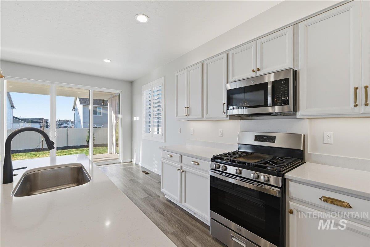 11121 W Soaring Hawk St, Star, Idaho 83669, 5 Bedrooms, 3 Bathrooms, Residential For Sale, Price $694,000,MLS 98978873