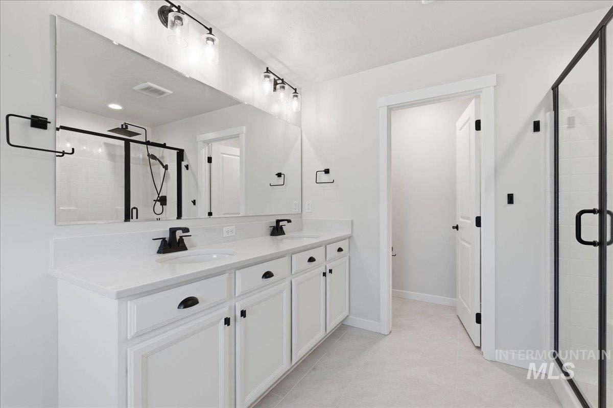 11121 W Soaring Hawk St, Star, Idaho 83669, 5 Bedrooms, 3 Bathrooms, Residential For Sale, Price $694,000,MLS 98978873