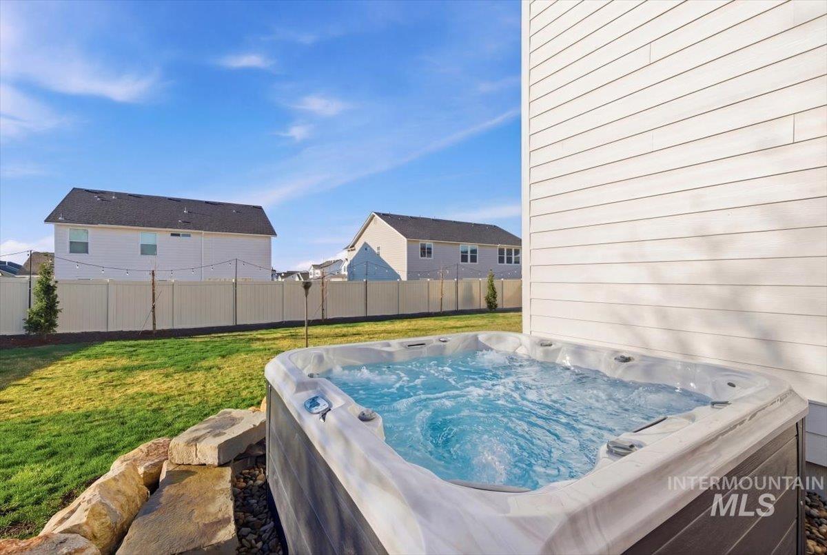 11121 W Soaring Hawk St, Star, Idaho 83669, 5 Bedrooms, 3 Bathrooms, Residential For Sale, Price $689,900, 98978873