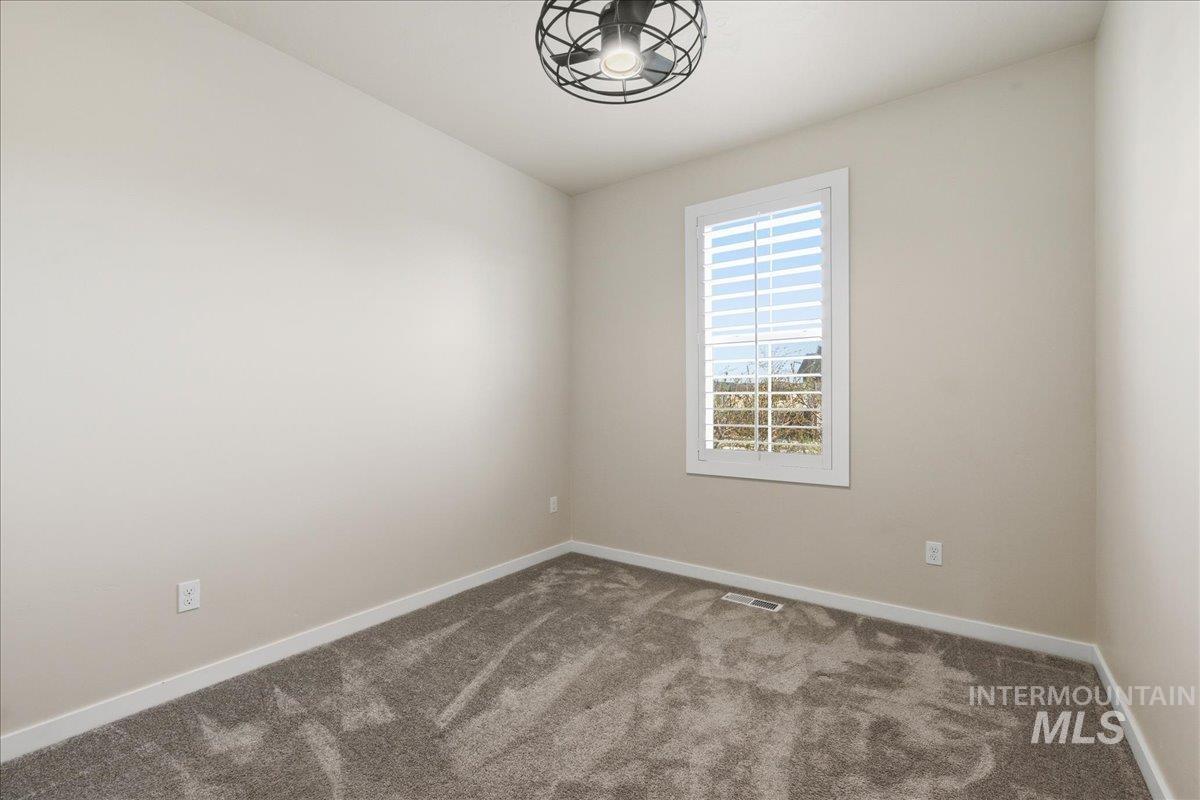 11121 W Soaring Hawk St, Star, Idaho 83669, 5 Bedrooms, 3 Bathrooms, Residential For Sale, Price $694,000,MLS 98978873