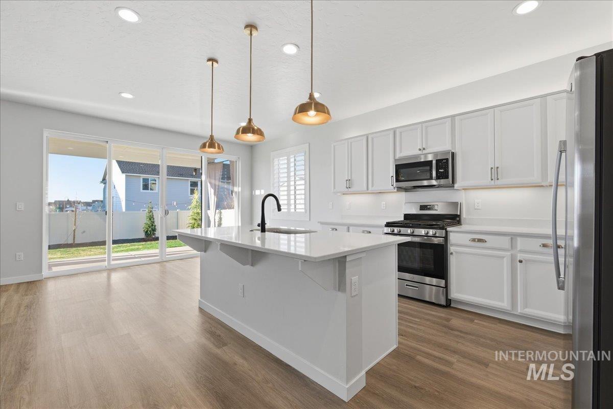 11121 W Soaring Hawk St, Star, Idaho 83669, 5 Bedrooms, 3 Bathrooms, Residential For Sale, Price $689,900, 98978873