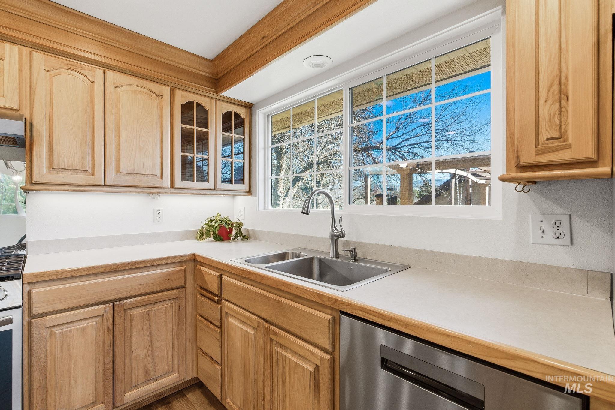 2072 Crystal Way, Boise, Idaho 83706, 4 Bedrooms, 2 Bathrooms, Residential For Sale, Price $725,000,MLS 98978874