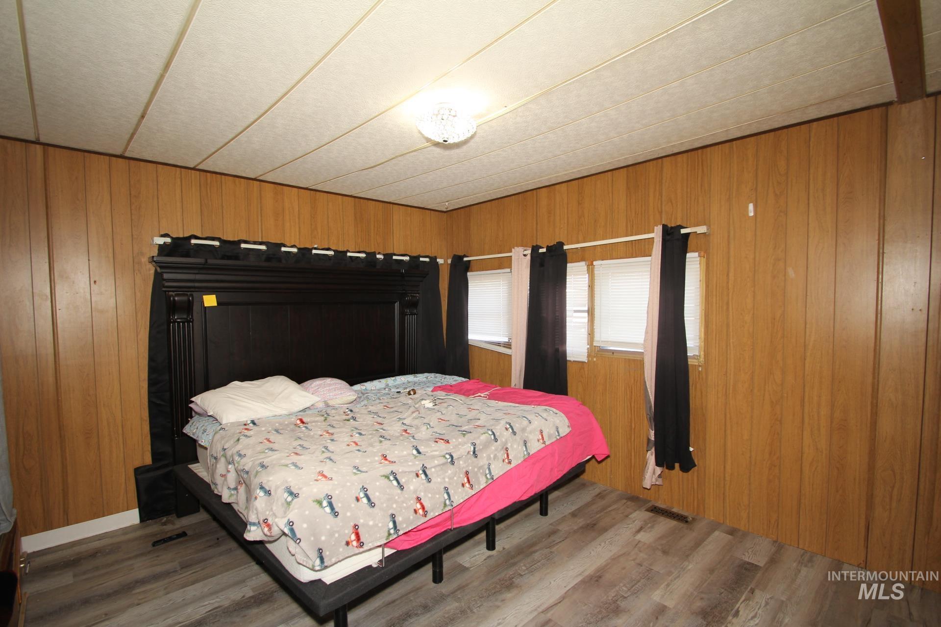 3845 S Carbondale, Meridian, Idaho 83642, 3 Bedrooms, 2 Bathrooms, Residential For Sale, Price $209,900,MLS 98978877