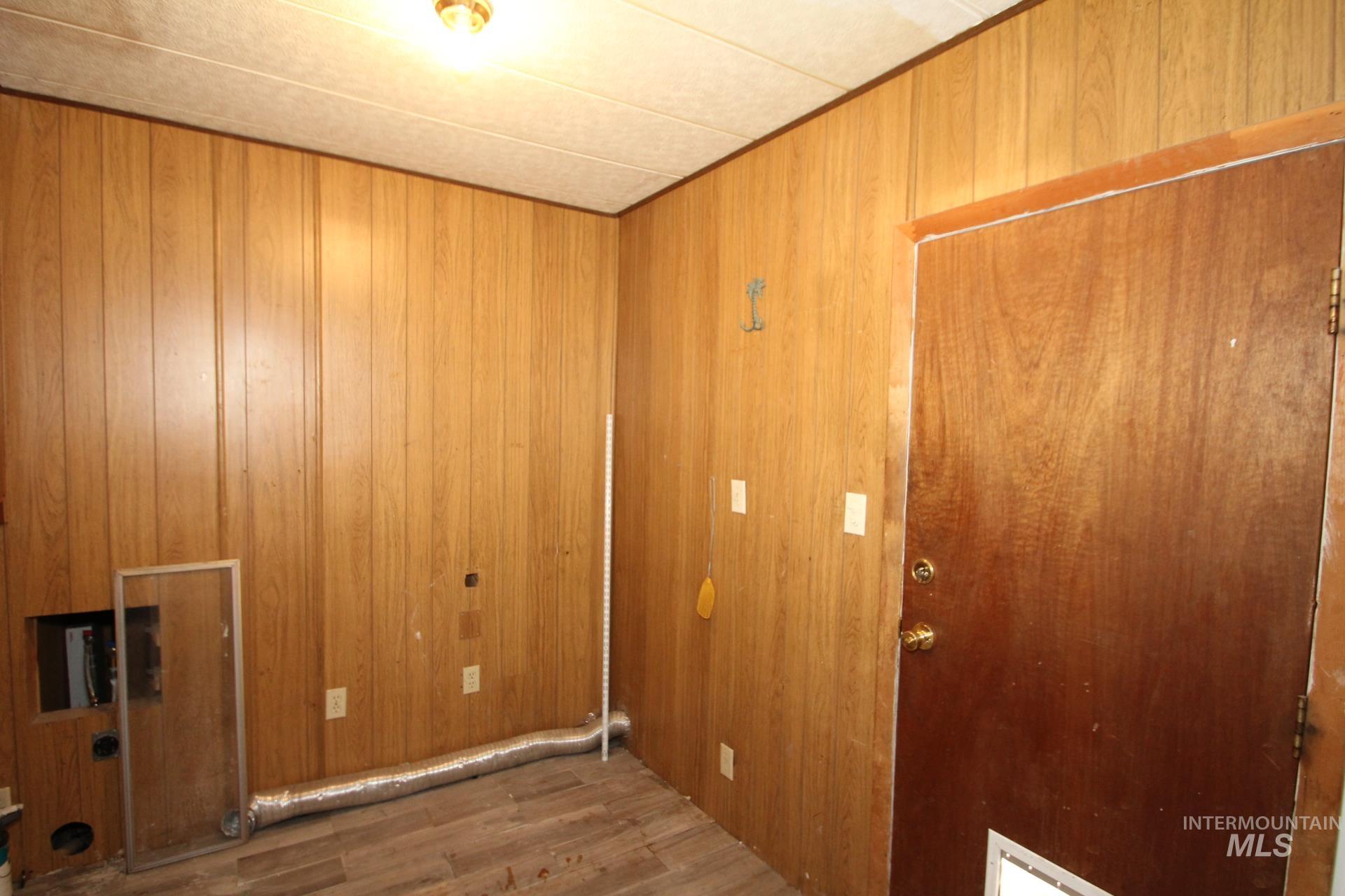 3845 S Carbondale, Meridian, Idaho 83642, 3 Bedrooms, 2 Bathrooms, Residential For Sale, Price $209,900,MLS 98978877