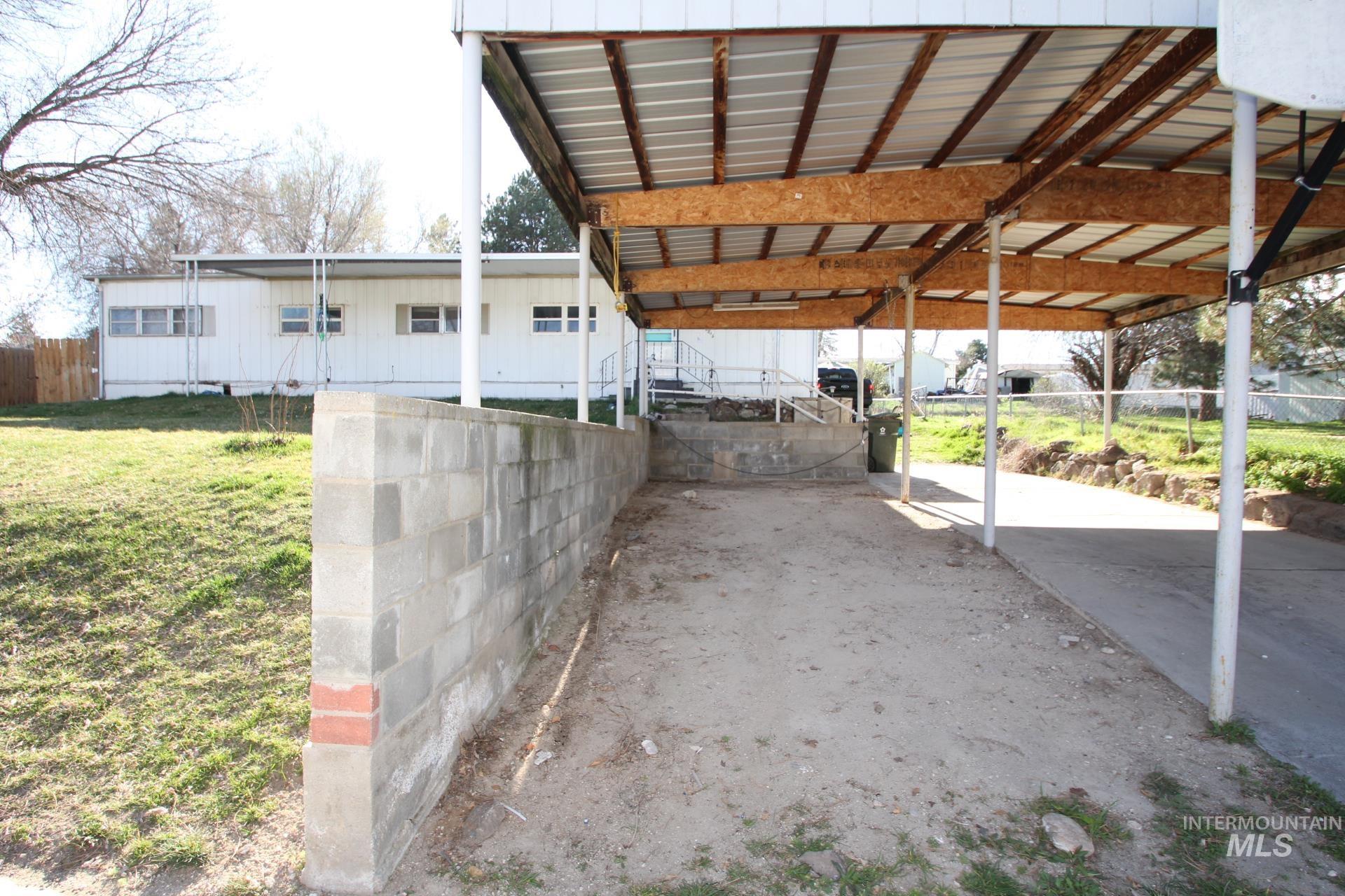 3845 S Carbondale, Meridian, Idaho 83642, 3 Bedrooms, 2 Bathrooms, Residential For Sale, Price $209,900,MLS 98978877