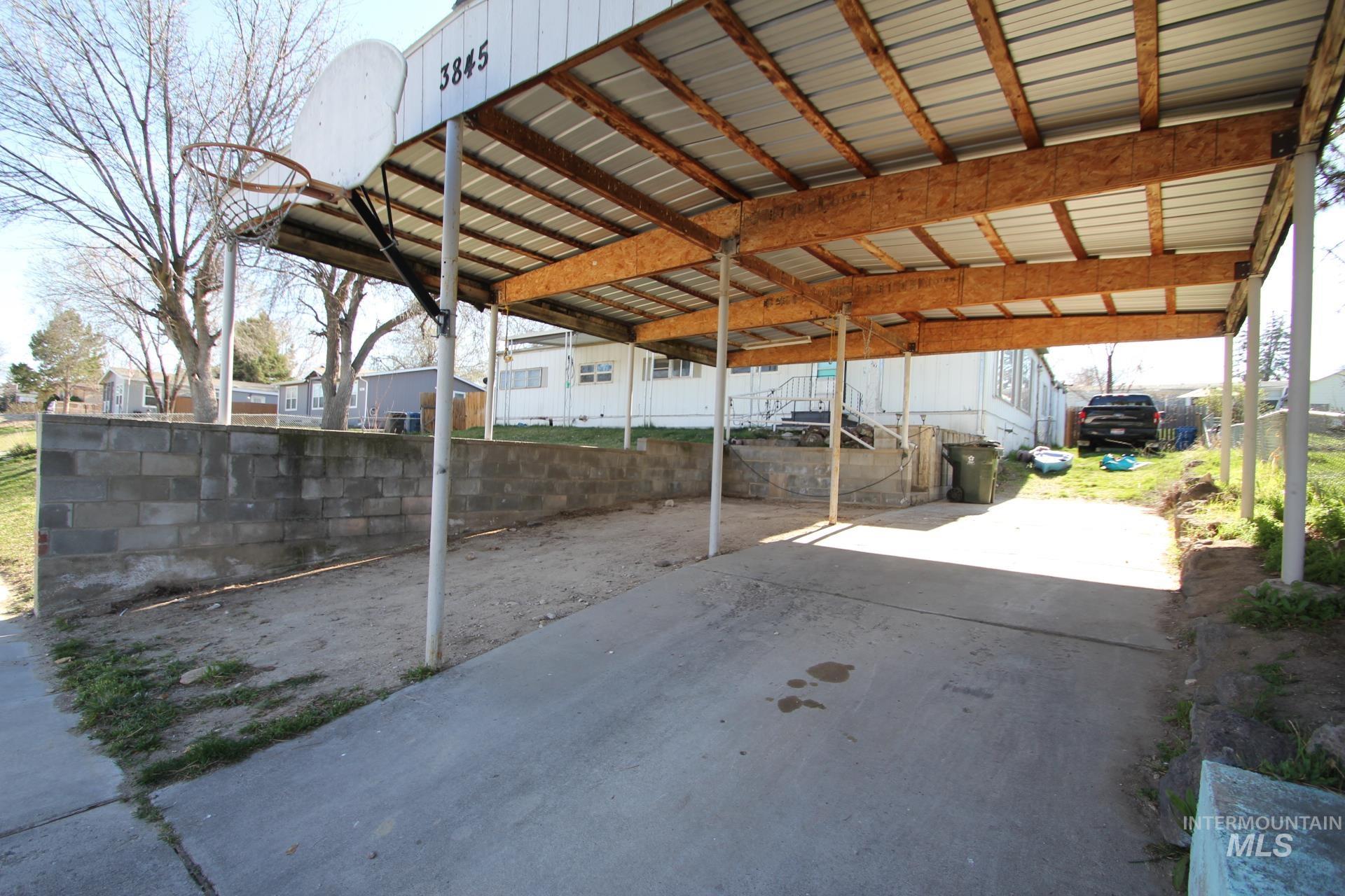 3845 S Carbondale, Meridian, Idaho 83642, 3 Bedrooms, 2 Bathrooms, Residential For Sale, Price $209,900,MLS 98978877