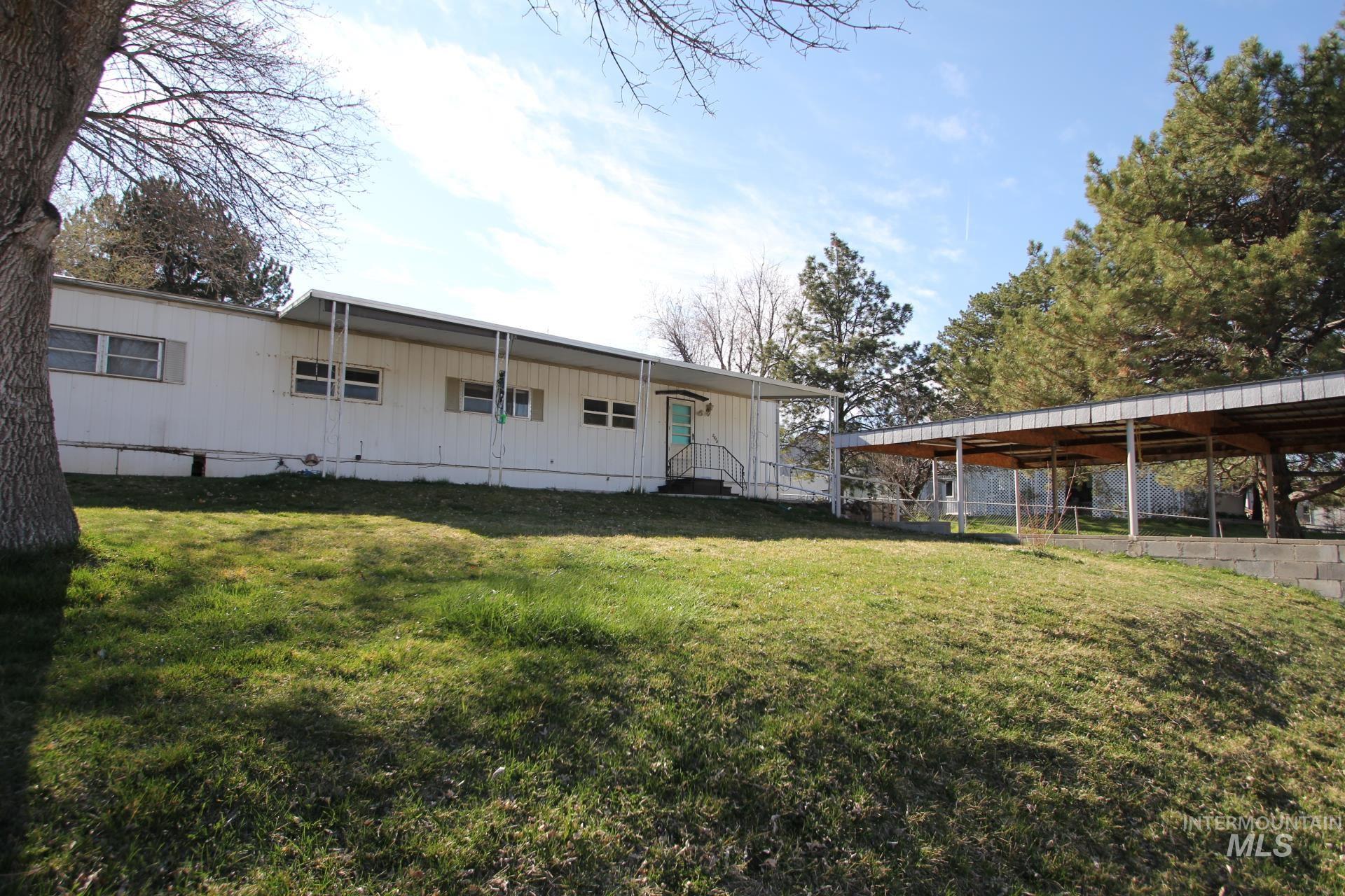 3845 S Carbondale, Meridian, Idaho 83642, 3 Bedrooms, 2 Bathrooms, Residential For Sale, Price $209,900,MLS 98978877