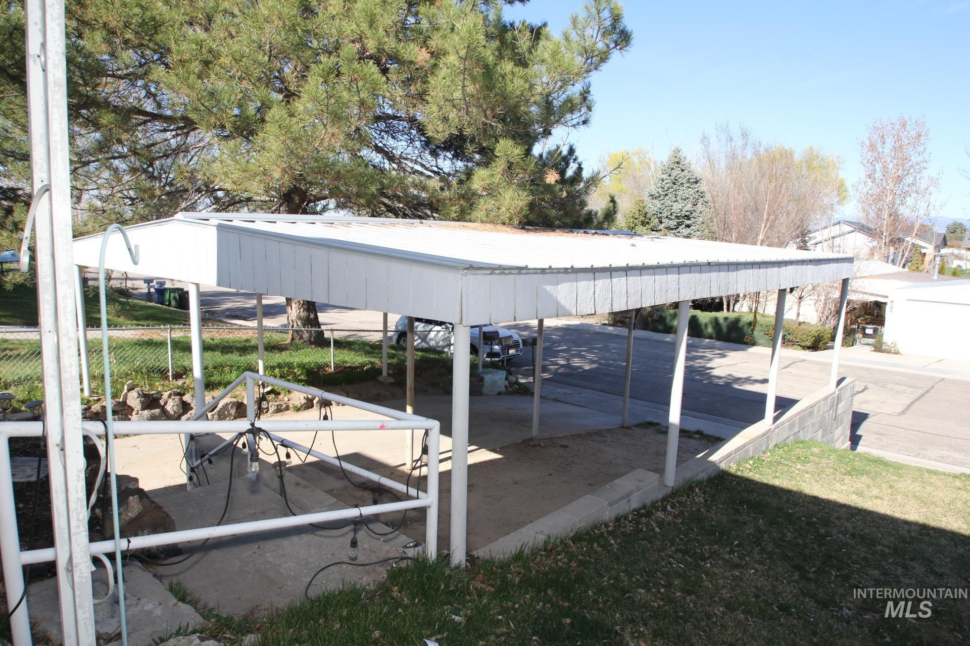 3845 S Carbondale, Meridian, Idaho 83642, 3 Bedrooms, 2 Bathrooms, Residential For Sale, Price $209,900,MLS 98978877