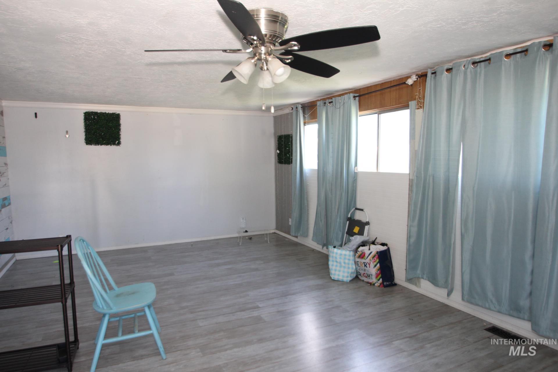 3845 S Carbondale, Meridian, Idaho 83642, 3 Bedrooms, 2 Bathrooms, Residential For Sale, Price $209,900,MLS 98978877