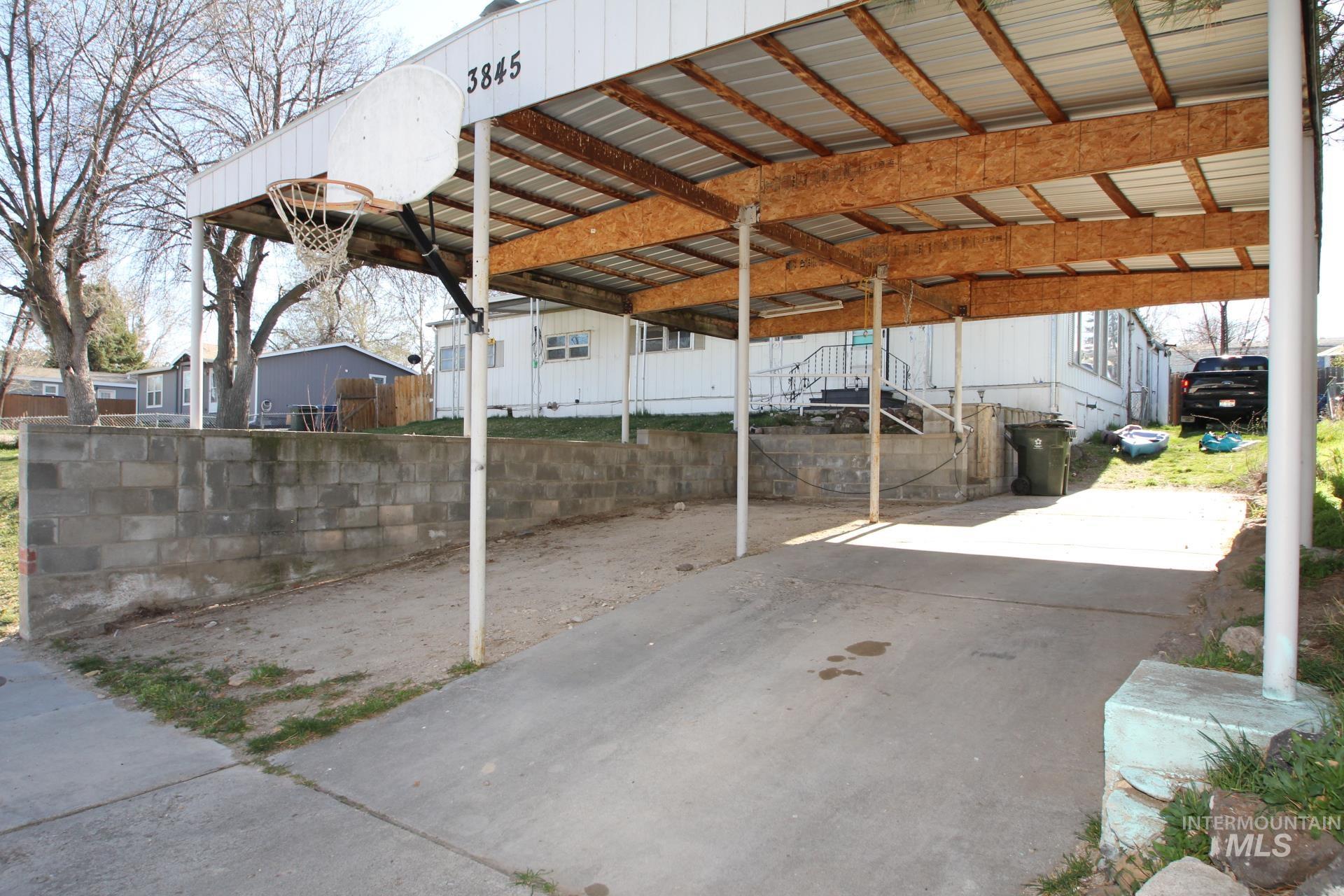 3845 S Carbondale, Meridian, Idaho 83642, 3 Bedrooms, 2 Bathrooms, Residential For Sale, Price $209,900,MLS 98978877