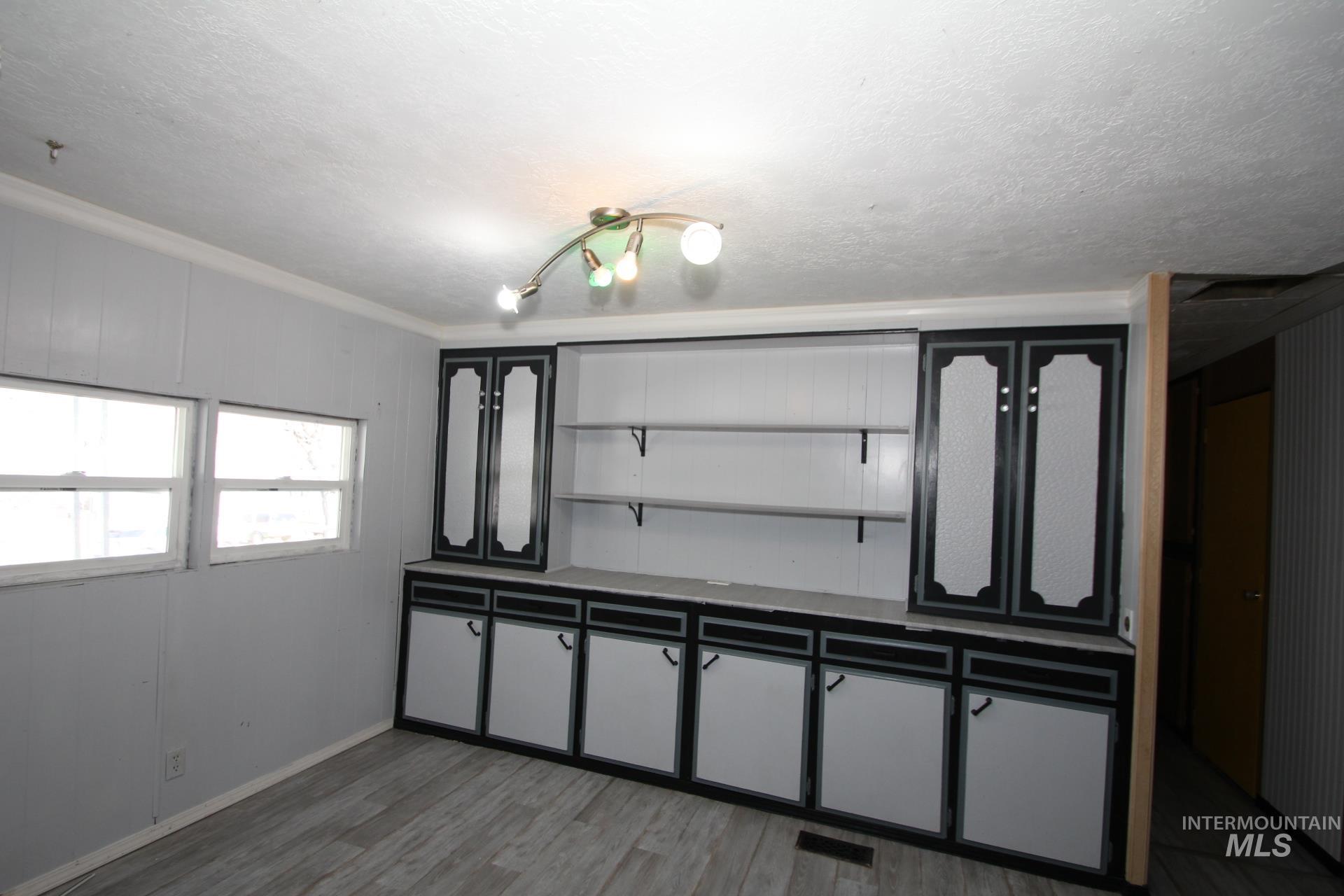 3845 S Carbondale, Meridian, Idaho 83642, 3 Bedrooms, 2 Bathrooms, Residential For Sale, Price $209,900,MLS 98978877