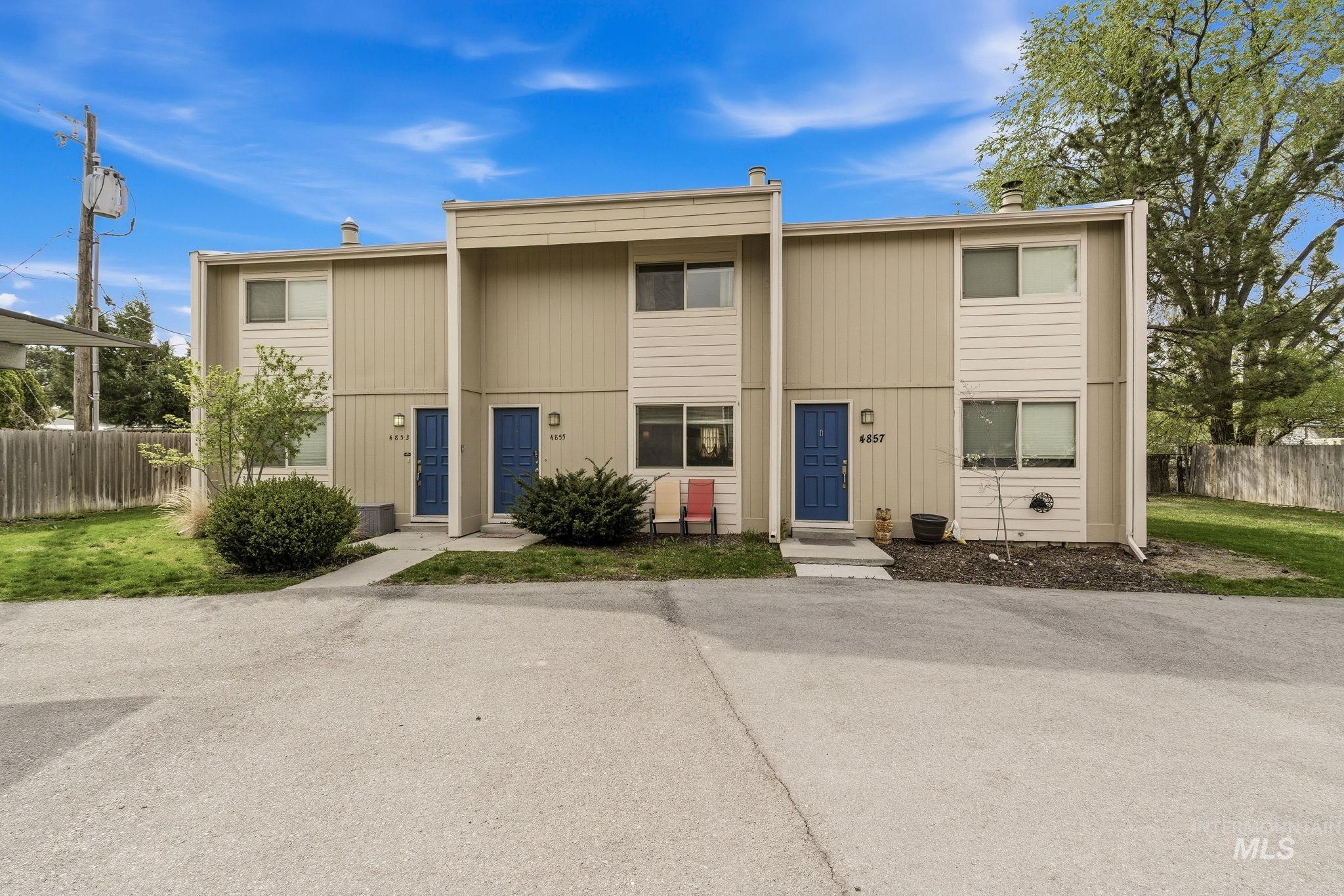 4855 W Targee St, Boise, Idaho 83705, 2 Bedrooms, 1.5 Bathrooms, Residential Income For Sale, Price $240,000,MLS 98978878