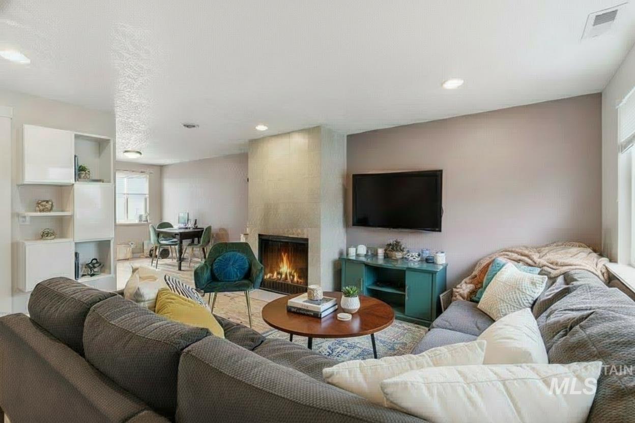 4855 W Targee St, Boise, Idaho 83705, 2 Bedrooms, 1.5 Bathrooms, Residential Income For Sale, Price $240,000,MLS 98978878