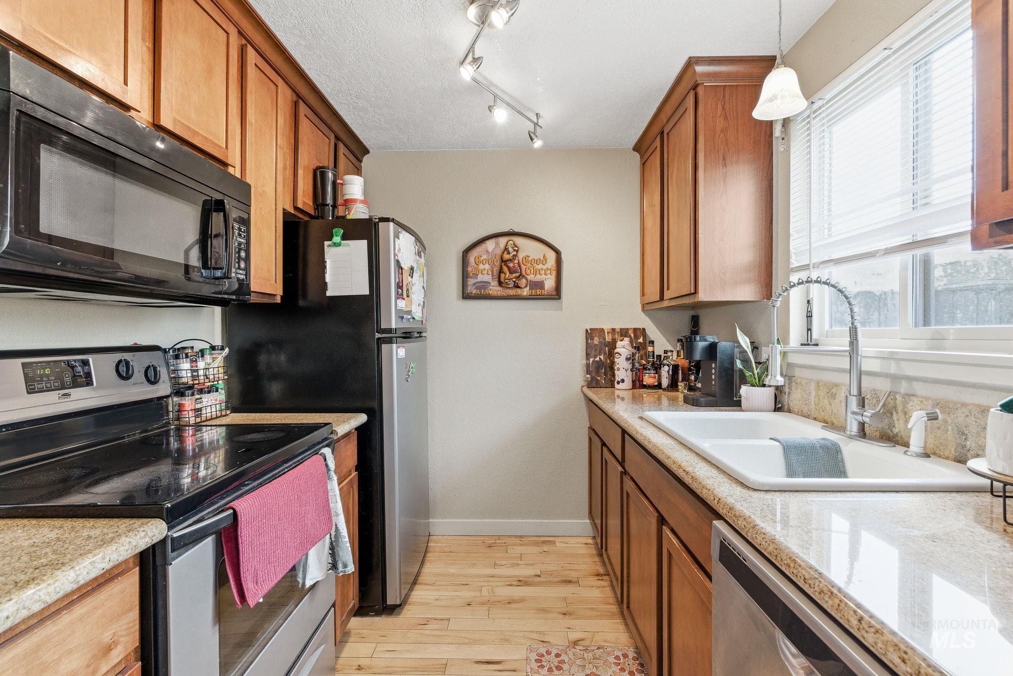 4855 W Targee St, Boise, Idaho 83705, 2 Bedrooms, 1.5 Bathrooms, Residential Income For Sale, Price $240,000,MLS 98978878