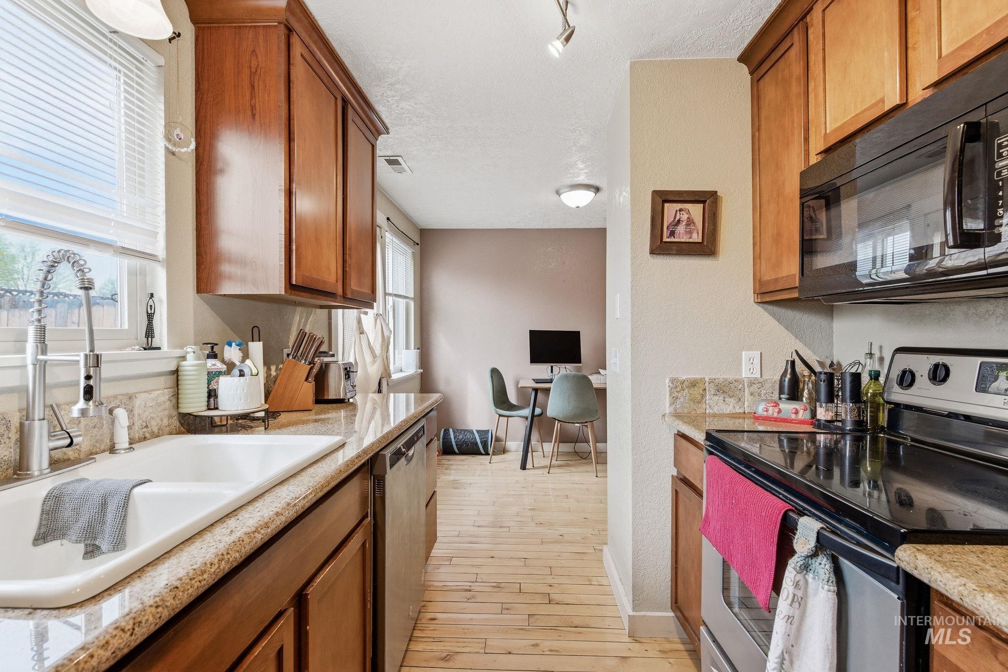 4855 W Targee St, Boise, Idaho 83705, 2 Bedrooms, 1.5 Bathrooms, Residential Income For Sale, Price $240,000,MLS 98978878