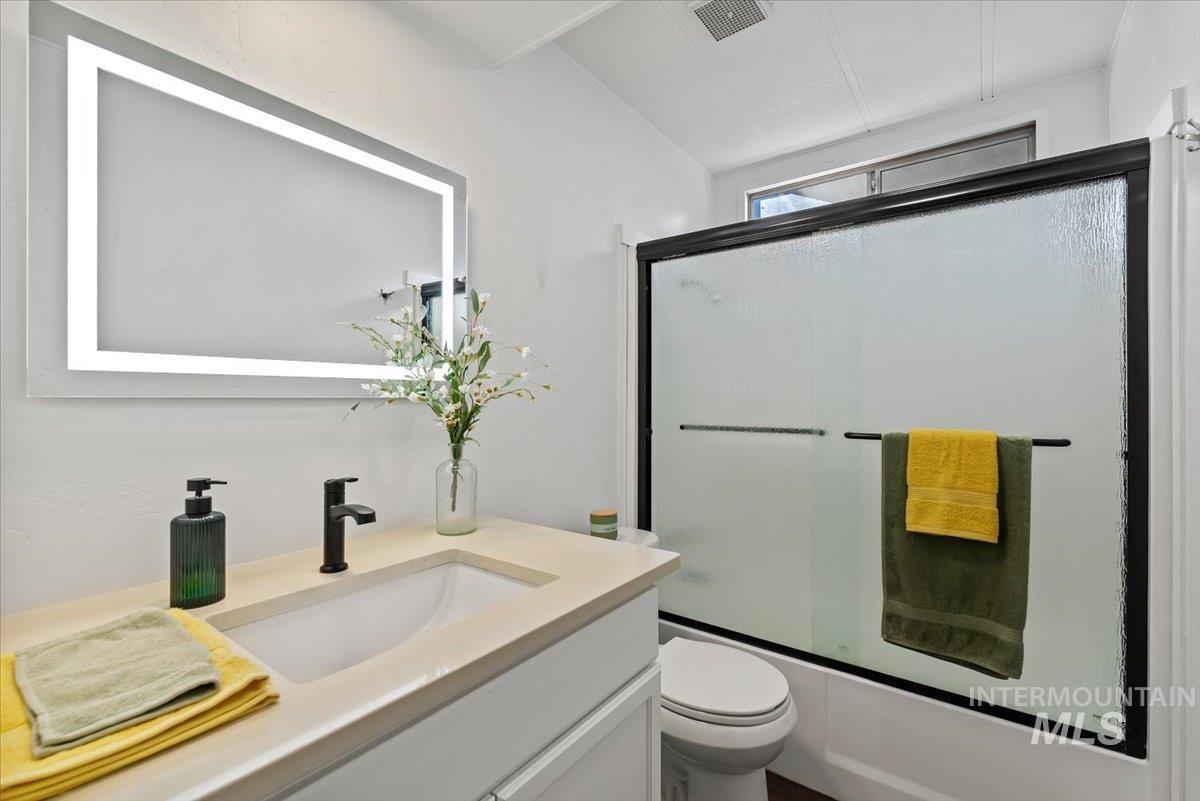 7814 W Manassas, Garden City, Idaho 83714, 3 Bedrooms, 2 Bathrooms, Residential For Sale, Price $199,900,MLS 98978881