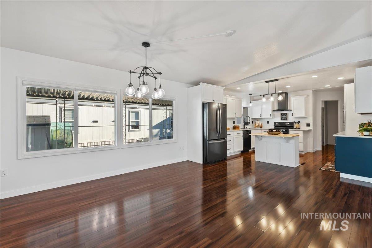 7814 W Manassas, Garden City, Idaho 83714, 3 Bedrooms, 2 Bathrooms, Residential For Sale, Price $199,900,MLS 98978881