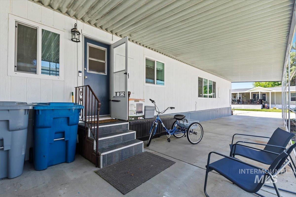 7814 W Manassas, Garden City, Idaho 83714, 3 Bedrooms, 2 Bathrooms, Residential For Sale, Price $199,900,MLS 98978881