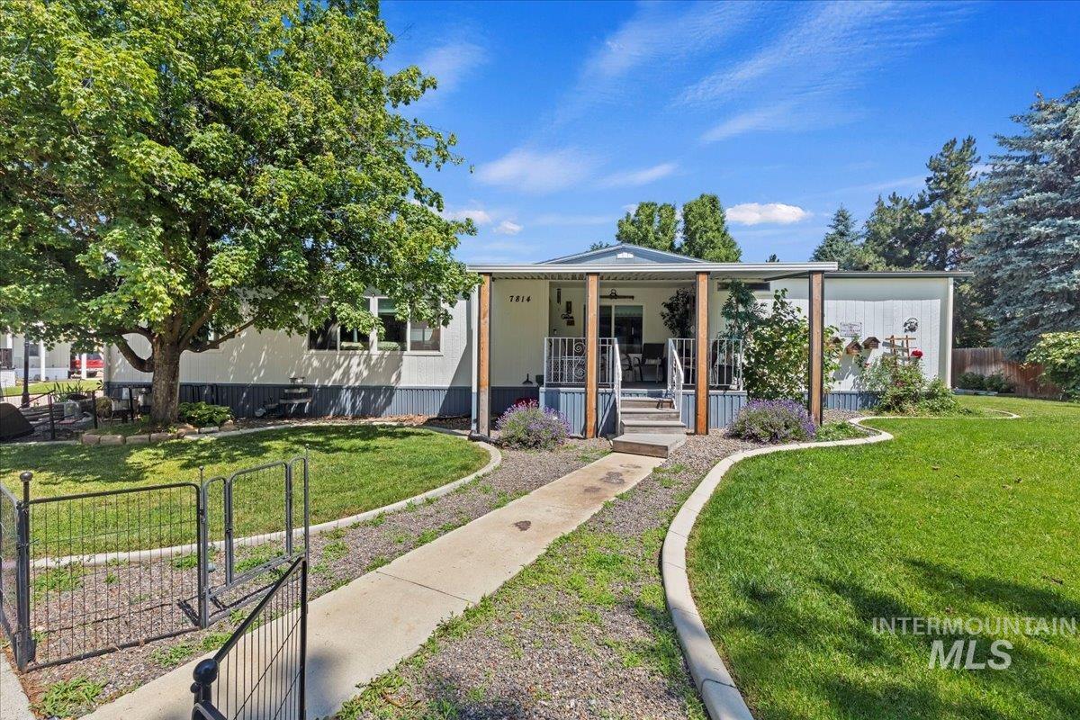 7814 W Manassas, Garden City, Idaho 83714, 3 Bedrooms, 2 Bathrooms, Residential For Sale, Price $199,900,MLS 98978881