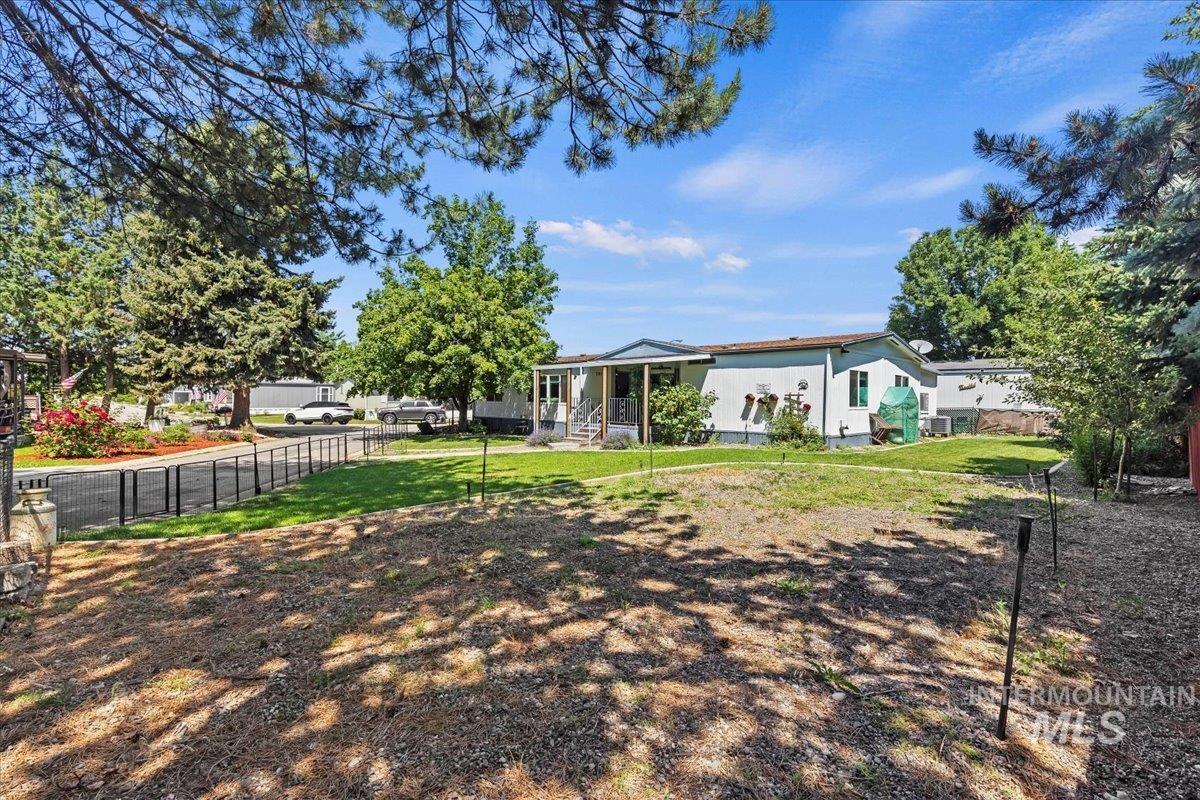 7814 W Manassas, Garden City, Idaho 83714, 3 Bedrooms, 2 Bathrooms, Residential For Sale, Price $199,900,MLS 98978881