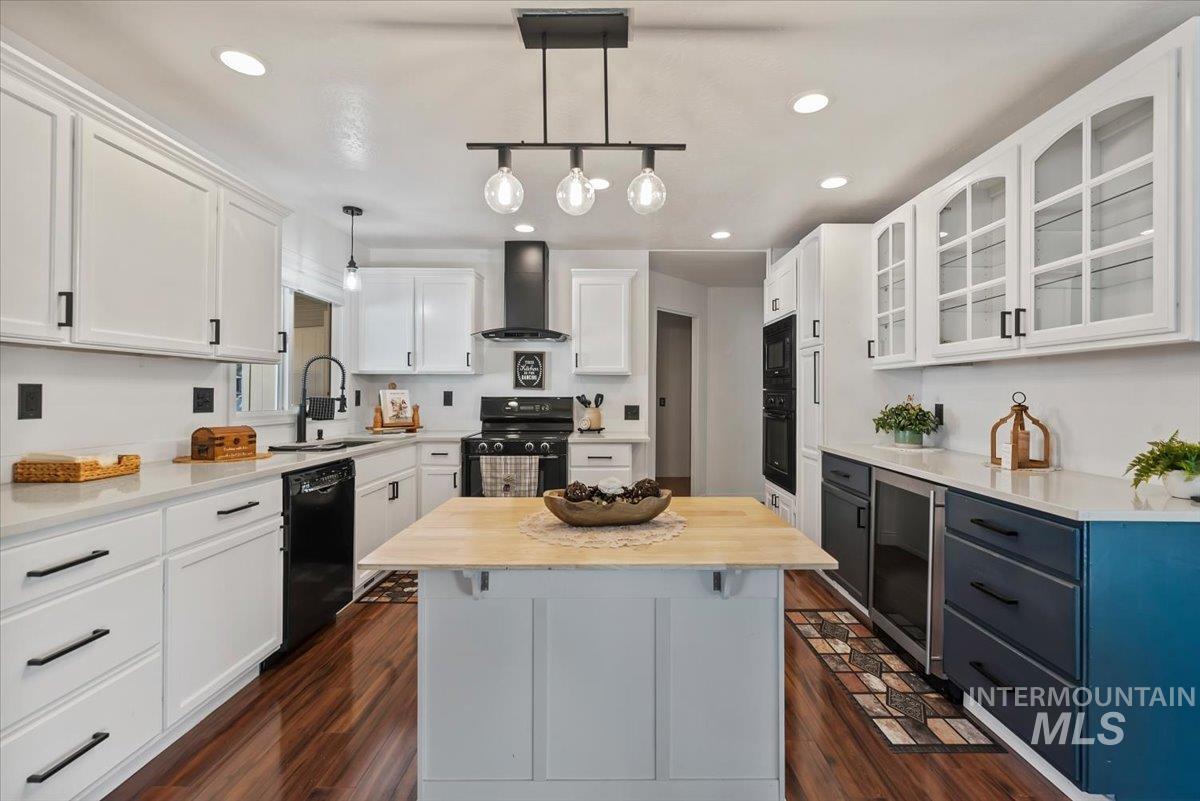 7814 W Manassas, Garden City, Idaho 83714, 3 Bedrooms, 2 Bathrooms, Residential For Sale, Price $199,900,MLS 98978881