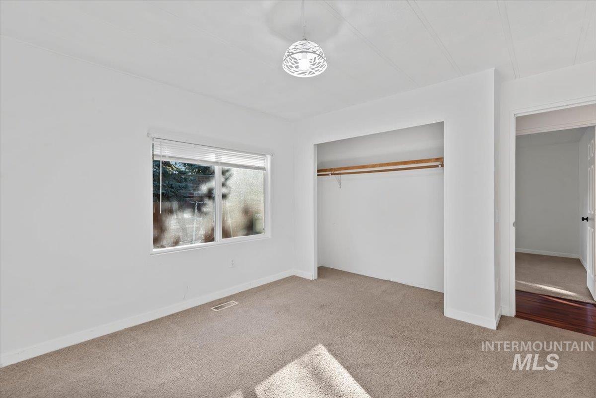 7814 W Manassas, Garden City, Idaho 83714, 3 Bedrooms, 2 Bathrooms, Residential For Sale, Price $199,900,MLS 98978881