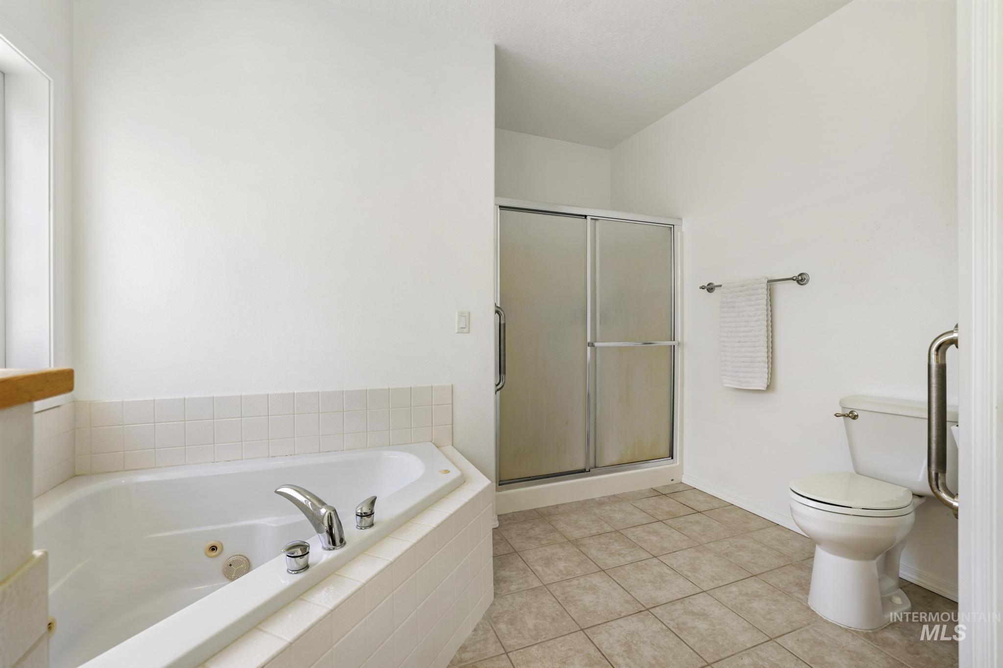 381 Federation Road, Twin Falls, Idaho 83301, 5 Bedrooms, 3 Bathrooms, Residential For Sale, Price $579,000,MLS 98978882