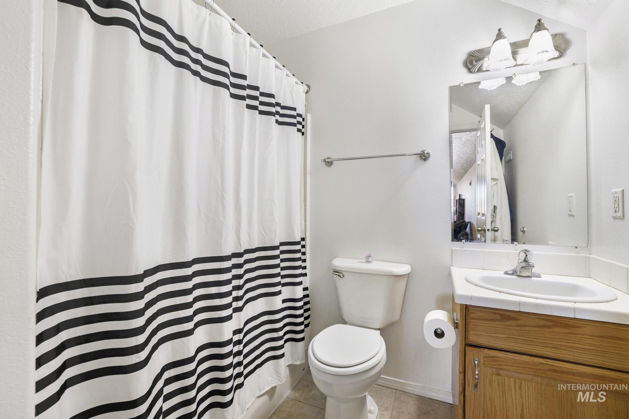 381 Federation Road, Twin Falls, Idaho 83301, 5 Bedrooms, 3 Bathrooms, Residential For Sale, Price $579,000,MLS 98978882