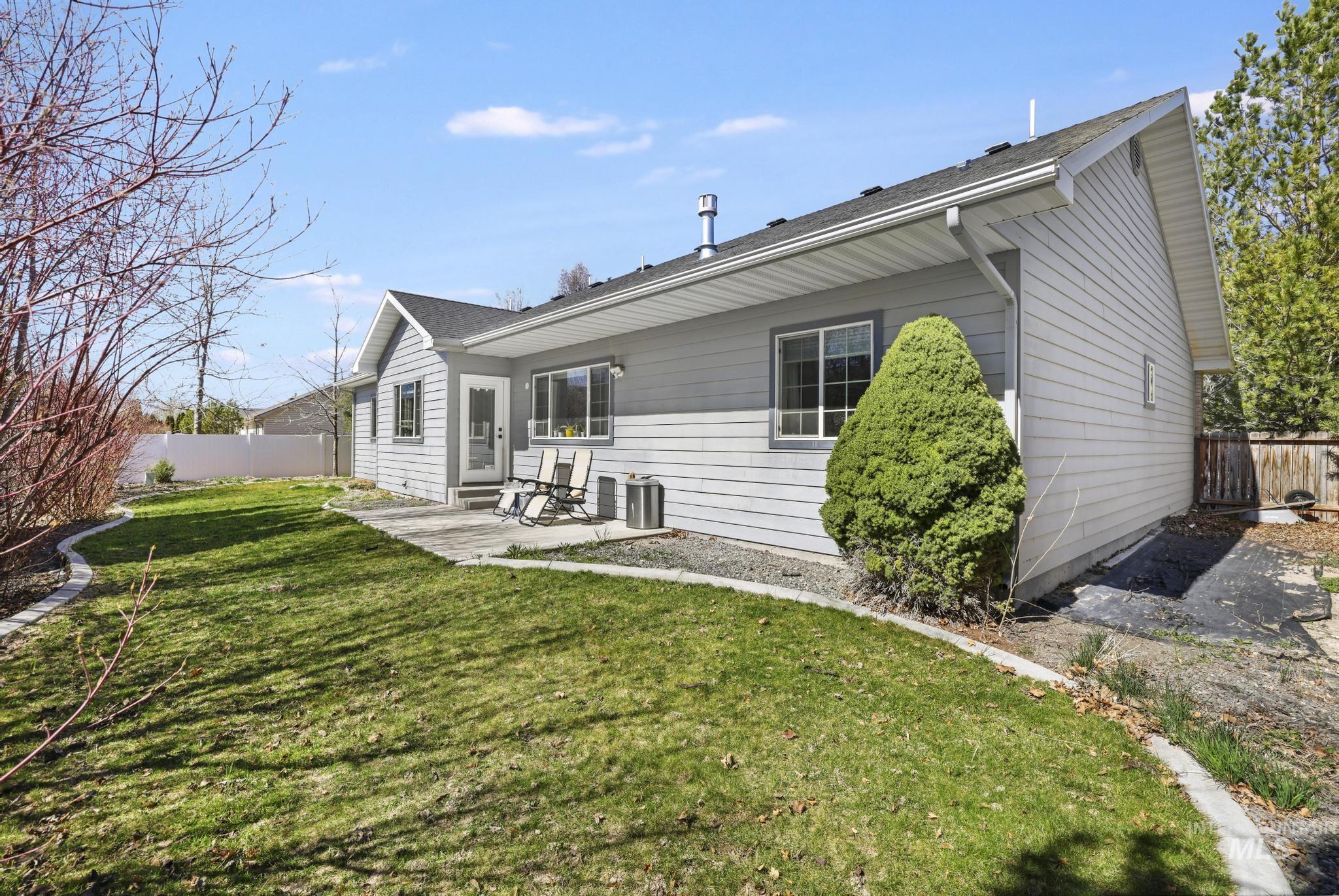 381 Federation Road, Twin Falls, Idaho 83301, 5 Bedrooms, 3 Bathrooms, Residential For Sale, Price $579,000,MLS 98978882